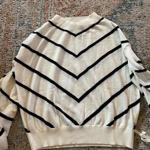 FEW MODA CROPPED SWEATER.